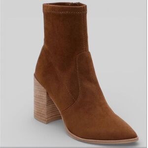 Steve Madden Touchdown Chestnut Suede Pointed-Toe Booties